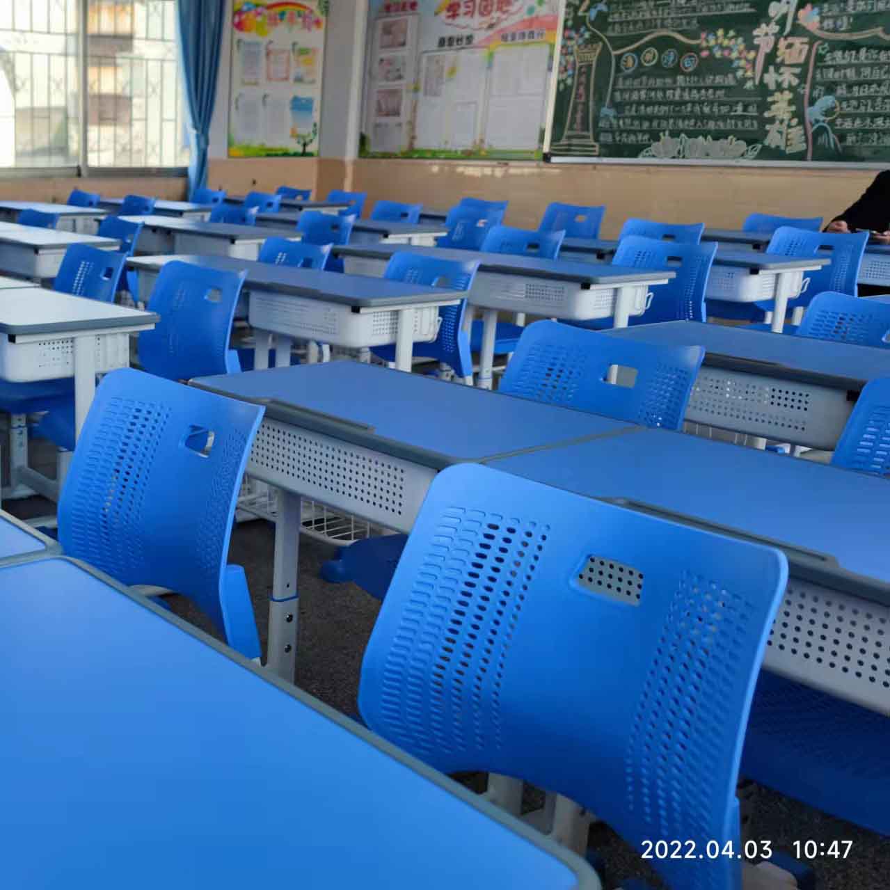 New School Desk and Chair to Shijiang Primary School