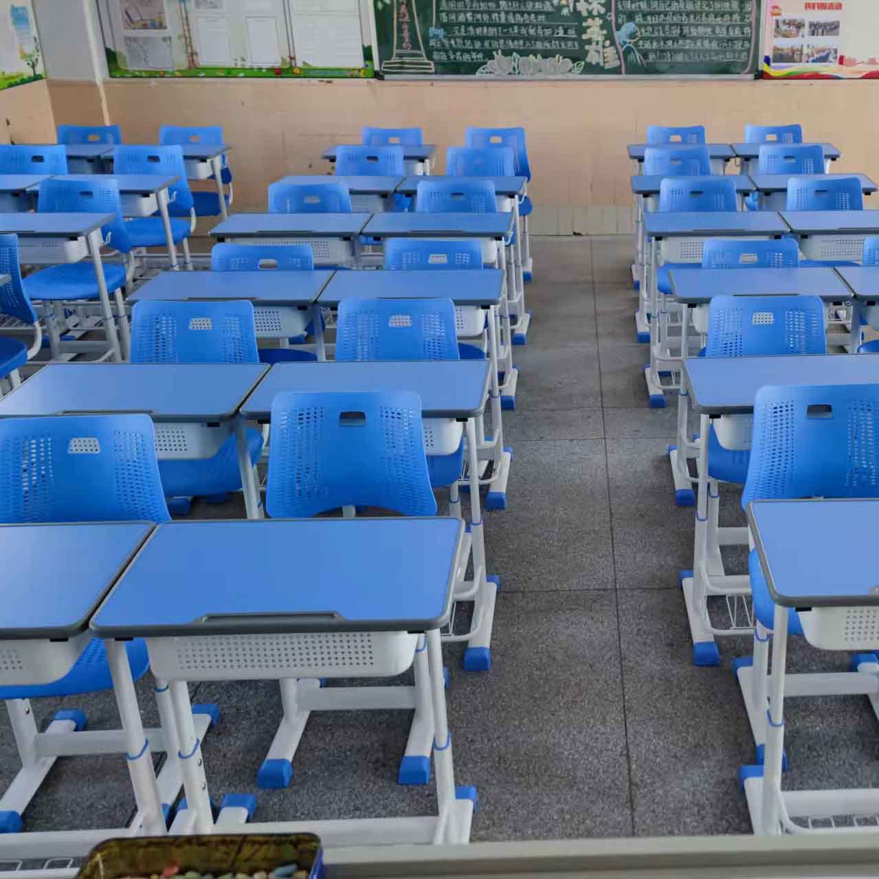 New School Desk and Chair to Shijiang Primary School