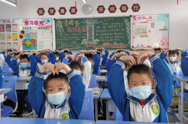 New School Desk and Chair to Shijiang Primary School
